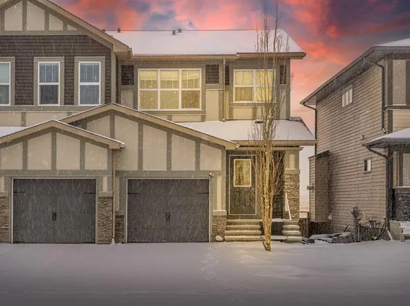 313 N Hillcrest Rd SW, Airdrie, AB T4B 4K1