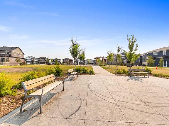 5th image of 75 Homestead Park NE