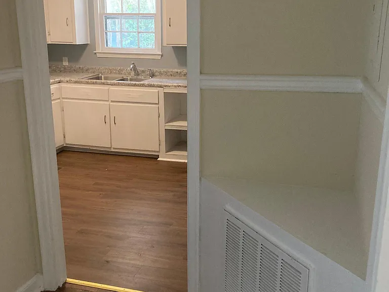 3221 Atkins Dr — Photo 12