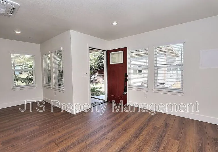 4712 65th St — Photo 5