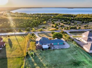 832 Lake Rd, Lavon, TX 75166