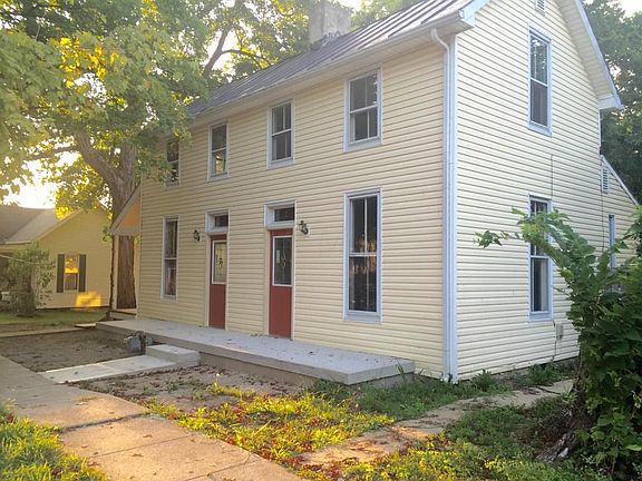 2nd image of 34 W Pickaway St