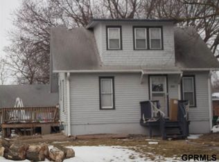 316 N 10th St, Tekamah, NE 68061