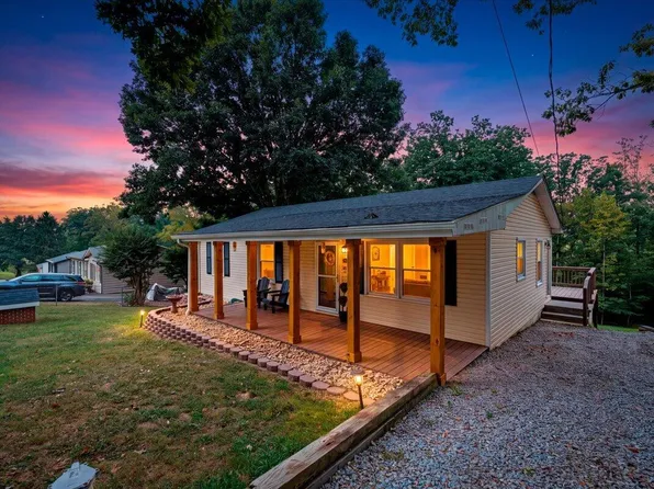 1919 Bruno Dr, Goodview, VA 24095