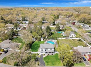 15 Pine Tree Rd, Farmingville, NY 11738