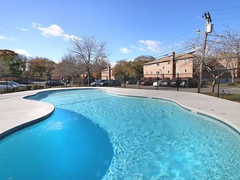 41 Westgate Rd #1 — Photo 9