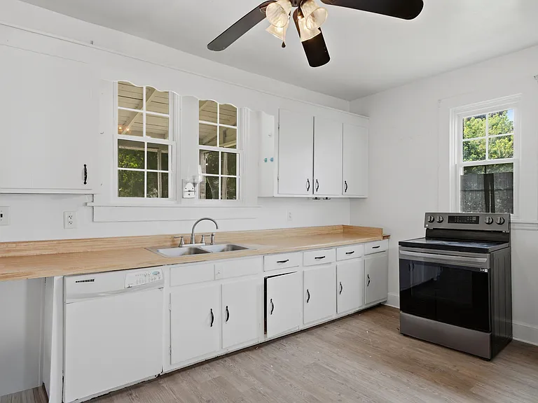 231 N Kalmia Ave — Photo 5