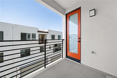 3 bed, 1653 sqft, $4,000 — Photo 4