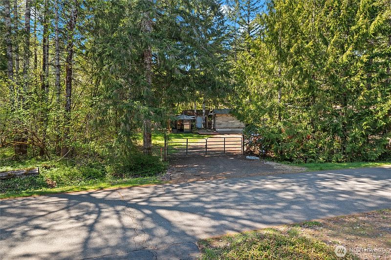 3rd image of 211 N Mount Christie Drive