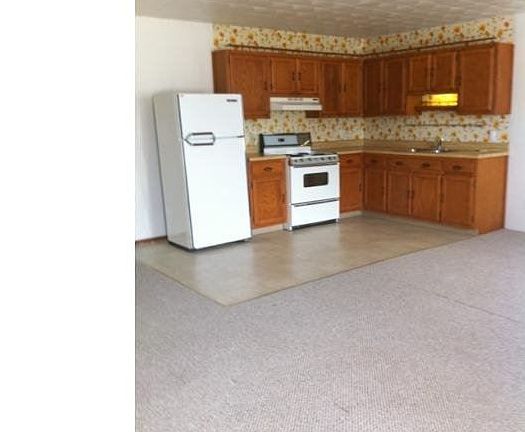 3rd image of 210 N 4th St APT 1