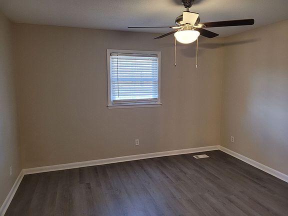 5th image of 255 Brewster Dr #D