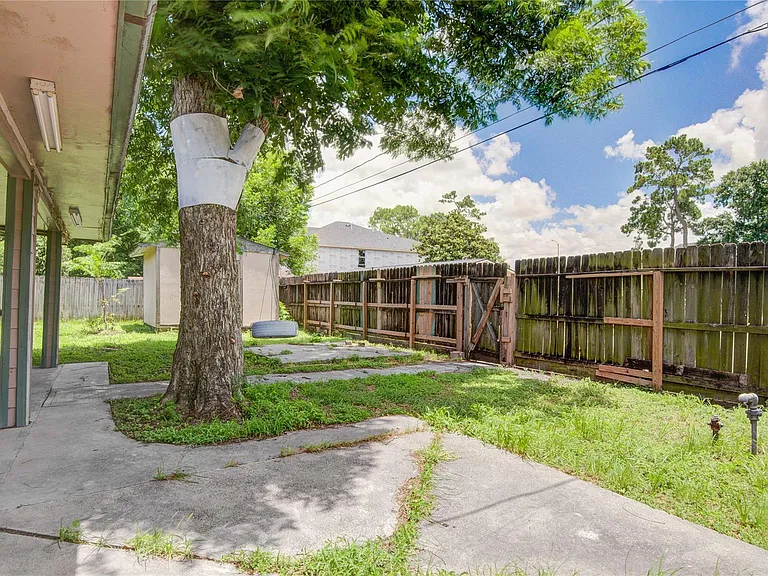 8565 Ridgepoint Dr — Photo 40