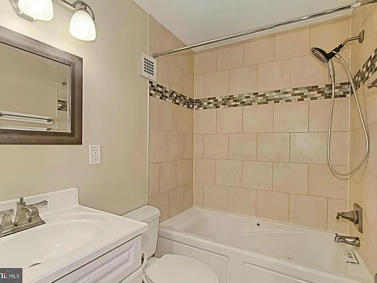 9481 Fairfax Blvd #304 — Photo 6