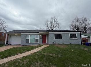 1119 N McKnight Rd, Saint Louis, MO 63132