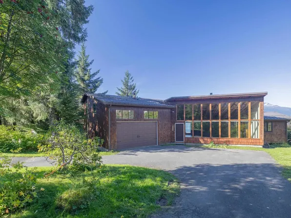 10640 Misty Ln, Juneau, AK 99801