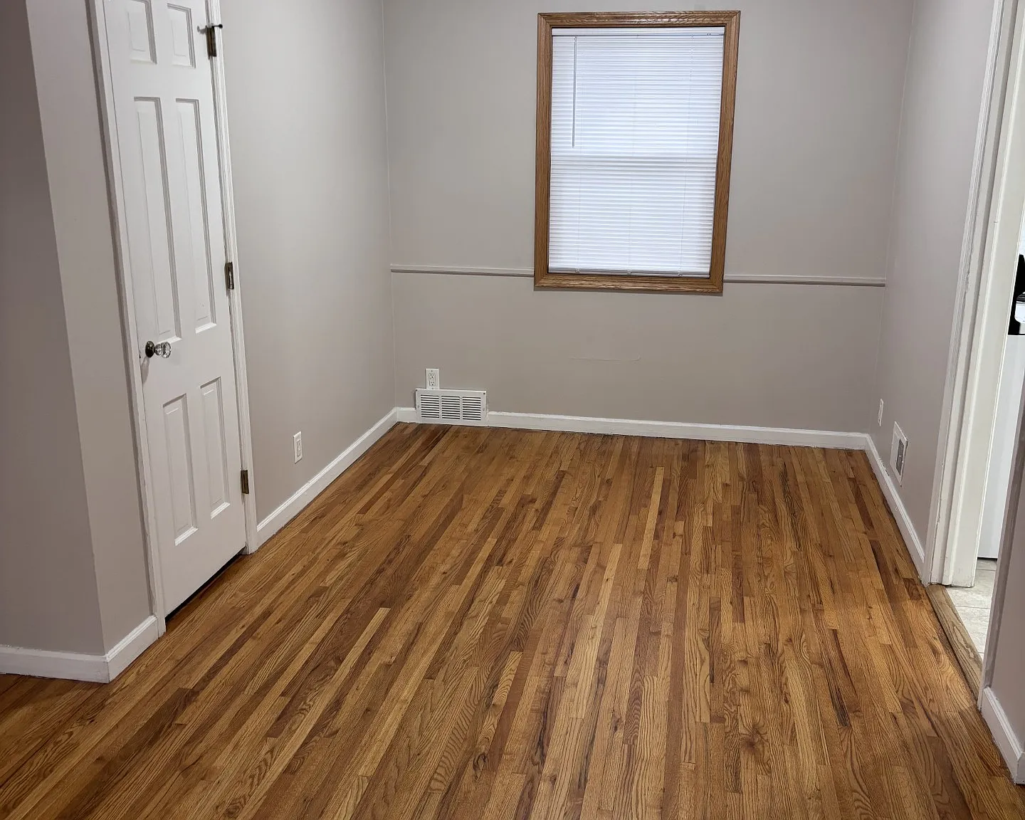 2 bed, 875 sqft, $950 — Photo 2