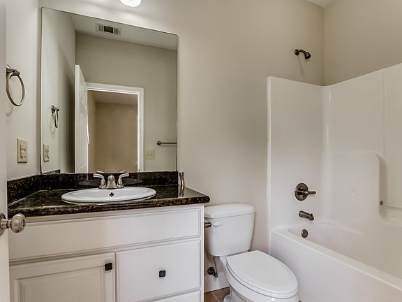 3rd image of 400 Wesley Pl