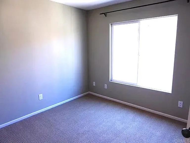 472 Almond Rd — Photo 6