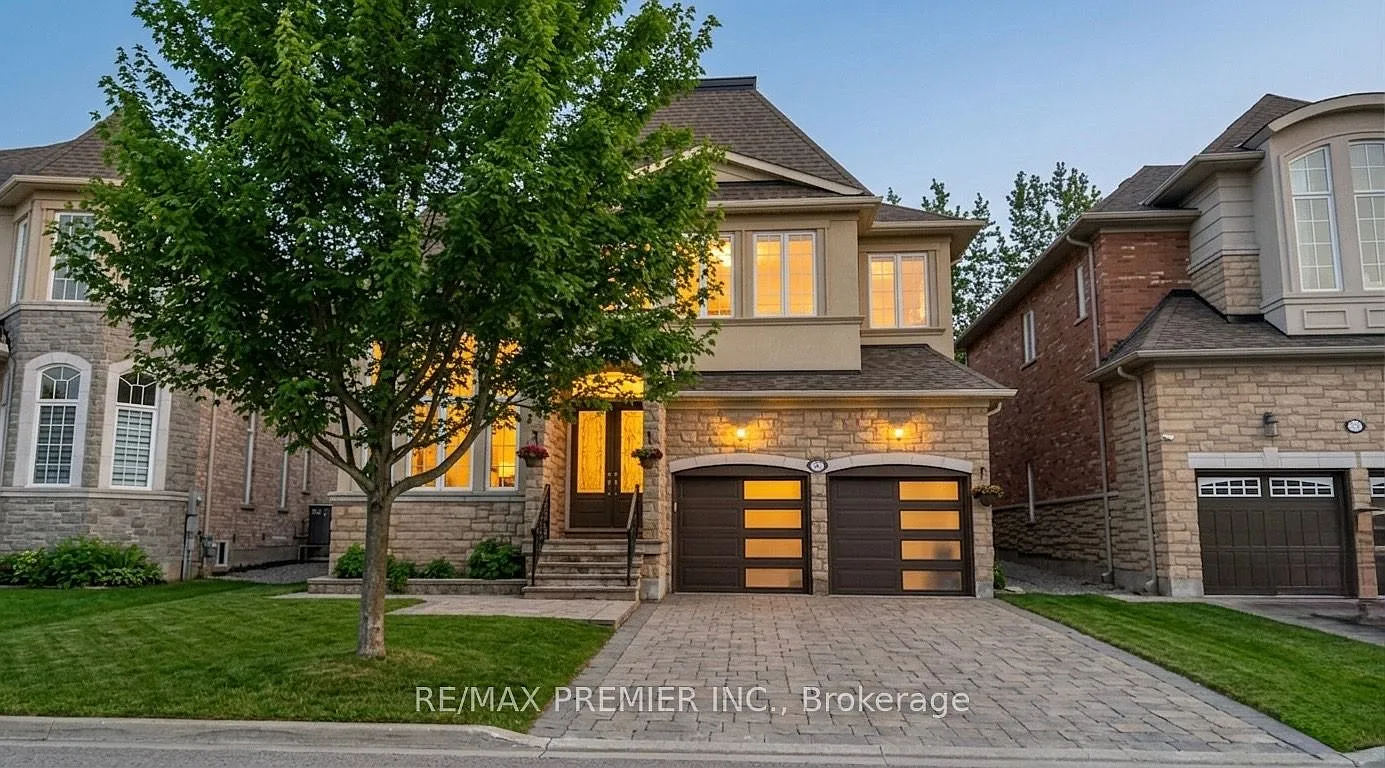 64 Heintzman Cres photo 1