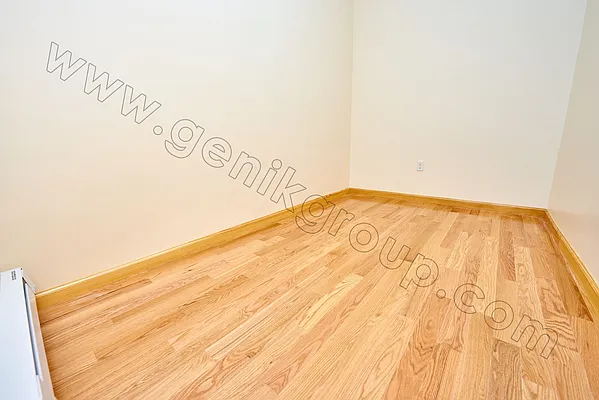 Rented by Genik Group Corp | media 8