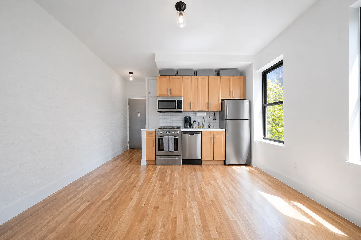 128 West 13th Street — Photo 1