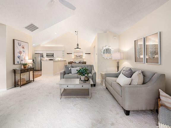 5th image of 5615 Meadowood Ln