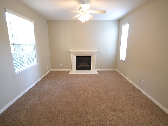 5th image of 4 Villa Gardens Ct