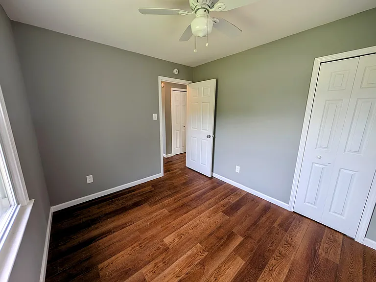 4302 Mandalay Ave — Photo 18