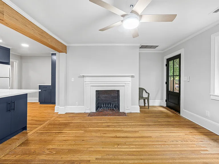 8 Amherst Ave #B — Photo 4