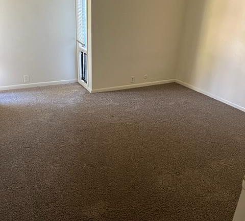 5th image of 373 S Walnut St #373