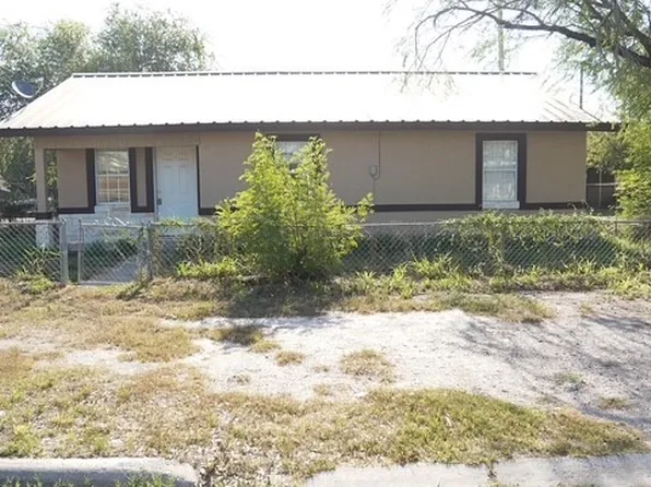 401 E Linar St, Hebbronville, TX 78361