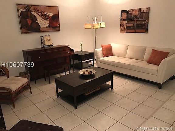 5th image of 11160 NW 27th St