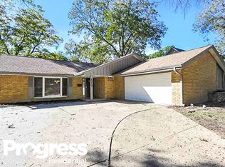 110 Mill Creek Dr, Arlington, TX 76010