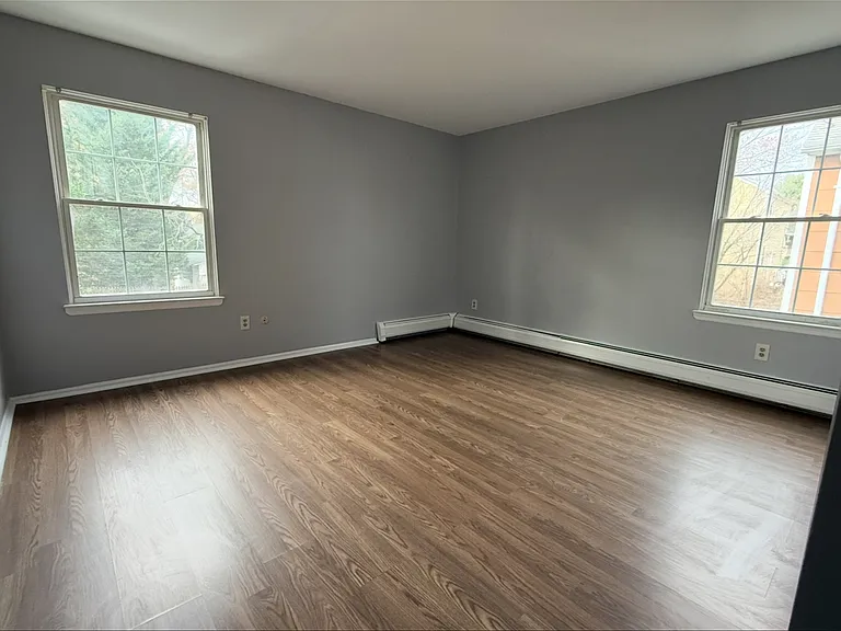 710 Central Ave — Photo 9