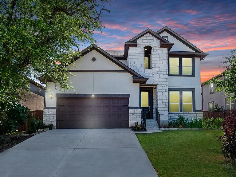 5724 Siragusa Dr — Photo 1