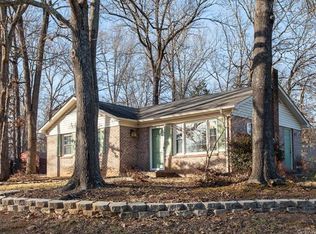 5300 River Falls Dr, Charlotte, NC 28215