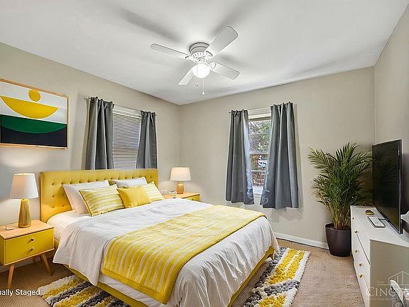 4th image of 1087 Kingston Dr