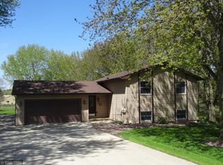 599 Rolling Meadows Ln SE, New Prague, MN 56071