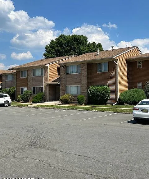 405 Cynthia Ct — Photo 6