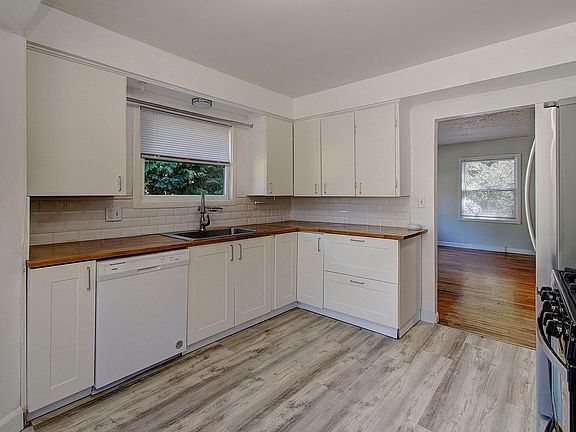 4th image of 2716 Neals Ln
