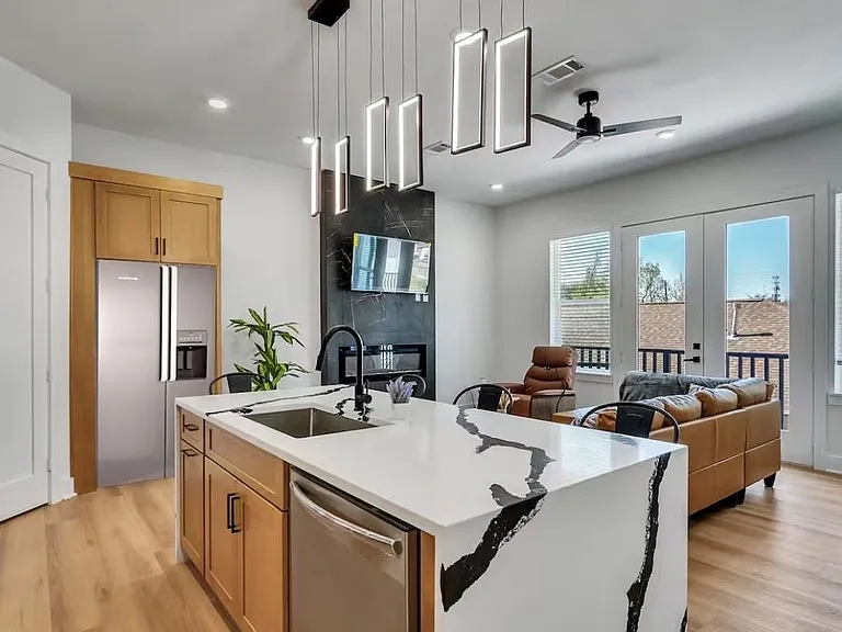2709 Berry St — Photo 11