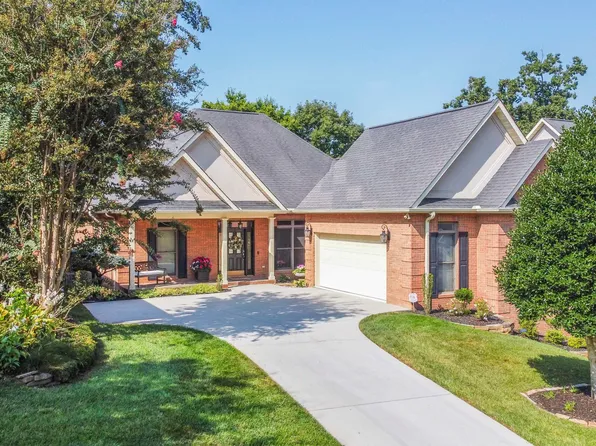 261 Valley View Dr, Lenoir City, TN 37772