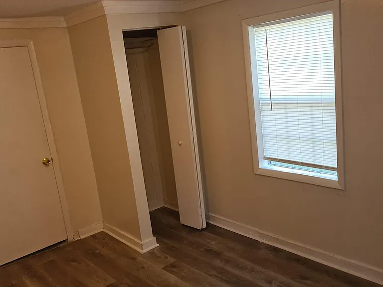 364 Lamson St — Photo 5