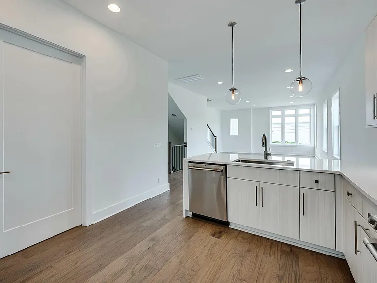 660 Hamilton Ave — Photo 13