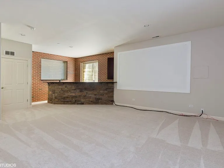 21 Northfield Ter #21 — Photo 14