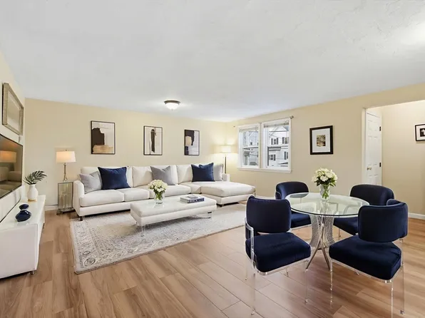 94 Brook Rd APT 3, Quincy, MA 02169