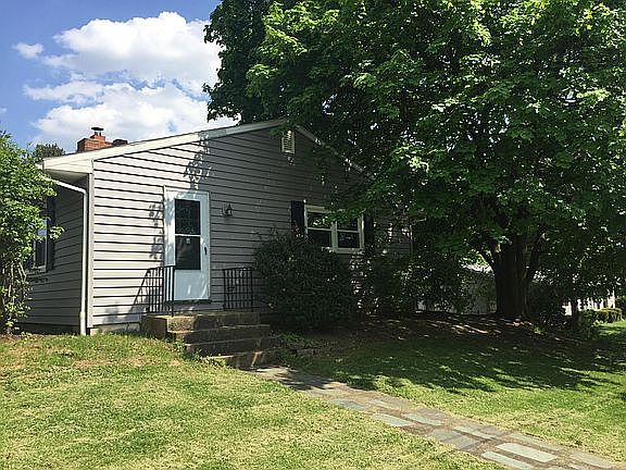 3rd image of 80 Linn Dr