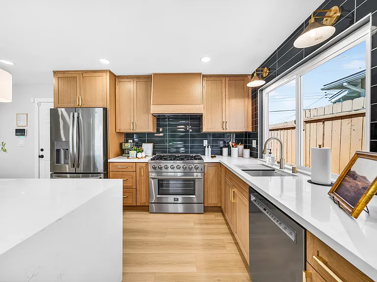4948 Luna Dr — Photo 8
