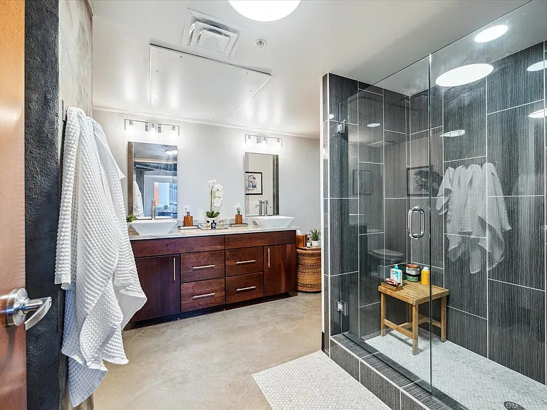 800 Brazos St #1007 — Photo 11