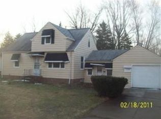 13500 McCracken Rd, Garfield Heights, OH 44125